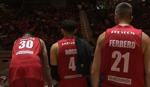 Pesaro vola, Varese la rincorre fino in fondo ma non basta