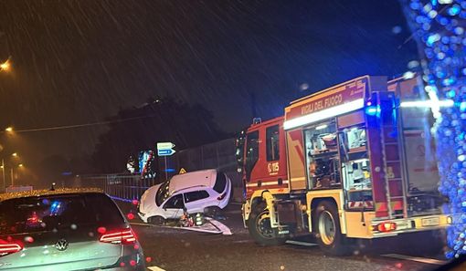 Auto si ribalta sulla superstrada di Malpensa: paura per tre persone Auto si ribalta sulla superstrada di Malpensa: paura per tre persone