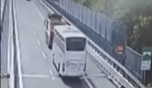 Un frame del video dell'incidente diffuso dai media nazionali Un frame del video dell'incidente diffuso dai media nazionali