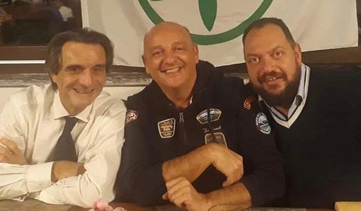 Andrea Gambini tra Attilio Fontana e Mirko Reto, sindaco di Casciago (foto d'archivio) Andrea Gambini tra Attilio Fontana e Mirko Reto, sindaco di Casciago (foto d'archivio)