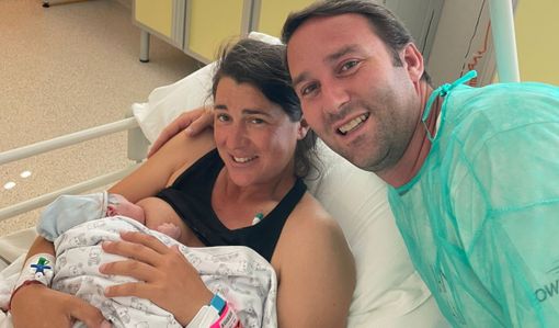 Sara e Luca, complimenti a mamma e papà! Benvenuto piccolo Carlo Sara e Luca, complimenti a mamma e papà! Benvenuto piccolo Carlo