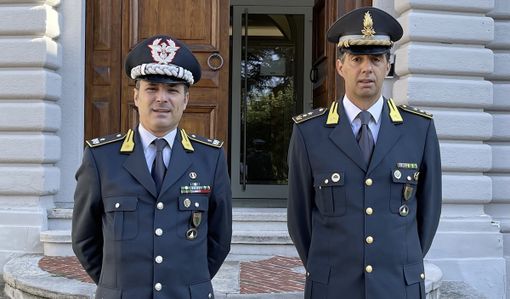 Il generale Sciaraffa (primo da sinistra) è il nuovo comandante provinciale della Gdf di Varese. Subentra al tenente colonnello Emiliano Jacoboni che ha svolto questa funzione dopo i saluti del generale Marco Lainati Il generale Sciaraffa (primo da sinistra) è il nuovo comandante provinciale della Gdf di Varese. Subentra al tenente colonnello Emiliano Jacoboni che ha svolto questa funzione dopo i saluti del generale Marco Lainati