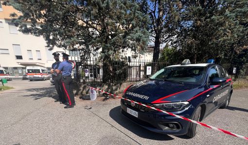Omicidio suicidio di Angera: verrà eseguita l'autopsia. Proseguono le indagini dei carabinieri su arma e movente