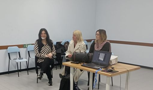 Le relatrici della serata dedicata alle donne a Brebbia Le relatrici della serata dedicata alle donne a Brebbia