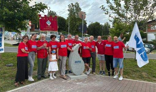 L'inaugurazione del monumento donato dall'Avis di Morazzone al Comune