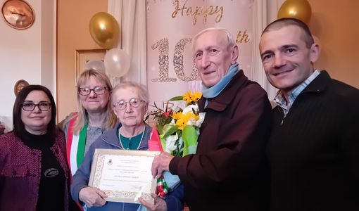 Festa per la signora Maria Broggi a Cocquio che ha compiuto 100 anni
