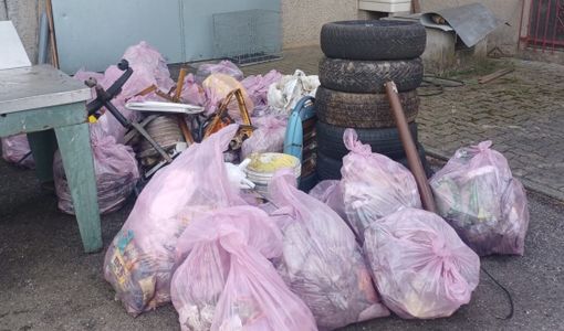 Parte dei rifiuti raccolti alla Giornata Ecologica dello scorso anno (foto Comune di Besano)