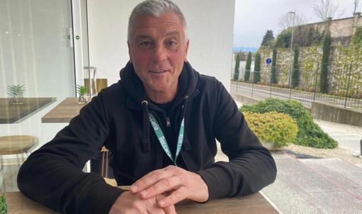 Stefano Bettinelli, 62 anni, al Caffè Beccaria dopo una giornata di lavoro Stefano Bettinelli, 62 anni, al Caffè Beccaria dopo una giornata di lavoro