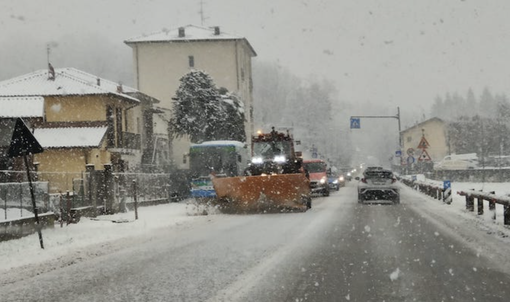 La neve imbianca l’alto Varesotto, in azione gli spazzaneve sulle strade La neve imbianca l’alto Varesotto, in azione gli spazzaneve sulle strade
