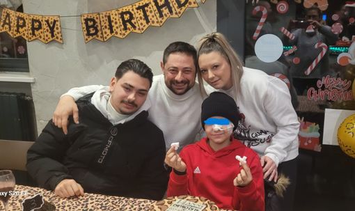 Denise con i genitori e il fratello (foto tratta da GoFundMe) Denise con i genitori e il fratello (foto tratta da GoFundMe)