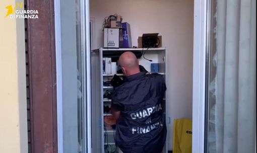 Pirateria e streaming illegale, blitz della Guardia di Finanza in tutta Italia Pirateria e streaming illegale, blitz della Guardia di Finanza in tutta Italia