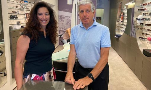 FOTO - Novant'anni di Giorgi e un "regalo" speciale: gli occhiali "made in Varese"