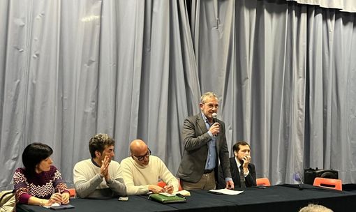 L'assemblea pubblico dedicata alla crisi Beko che si è tenuta a Biandronno L'assemblea pubblico dedicata alla crisi Beko che si è tenuta a Biandronno