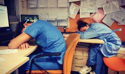 Coronavirus, la richiesta dei sindacati alla Regione: «Dare un riconoscimento economico al personale sanitario lombardo impegnato nella lotta al Covid-19»