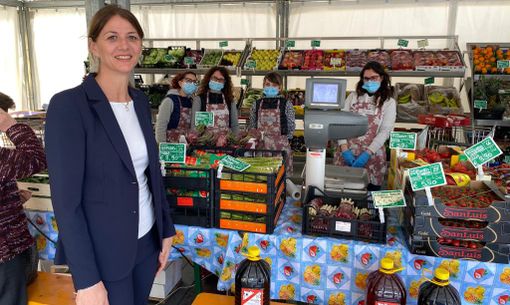 VIDEO - L'ortofrutta Sapia a Masnago si rifà il look, ma non sospende l'attività VIDEO - L'ortofrutta Sapia a Masnago si rifà il look, ma non sospende l'attività