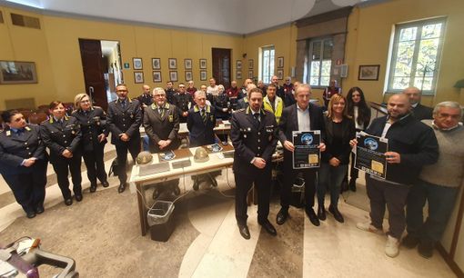 Truffe agli anziani, la Polizia locale va nei quartieri: «Un’iniziativa per i nostri nonni» Truffe agli anziani, la Polizia locale va nei quartieri: «Un’iniziativa per i nostri nonni»