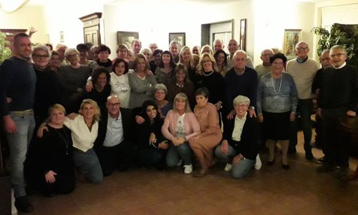 La pizzata dei volontari dei centri vaccinali del Varesotto