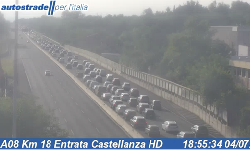 La coda vista dalle webcam di Autostrade per l'Italia