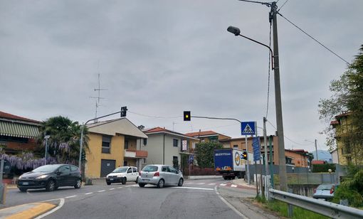 Il nuovo semaforo a "chiamata" di via Marconi