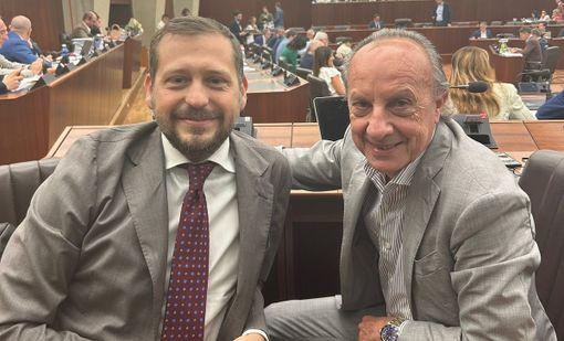 Da sinistra, Monti e Anelli Da sinistra, Monti e Anelli