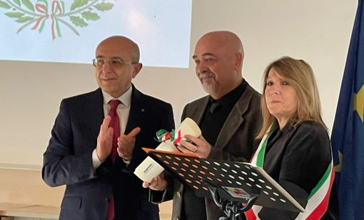 Un'immagine della cerimonia di questa mattina a Sesto Calende