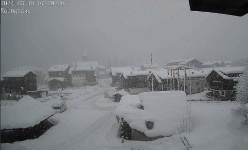 Macugnaga sepolta di neve: divieto di escursioni sul territorio comunale Macugnaga sepolta di neve: divieto di escursioni sul territorio comunale