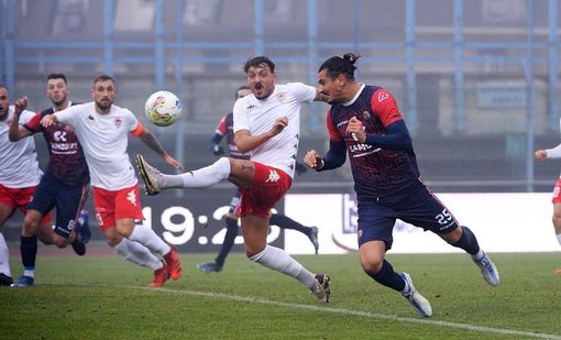 Parravicini-gol: Lumezzane avanti (foto tratta dalla pagina Facebook ufficiale dell'FC Lumezzane)