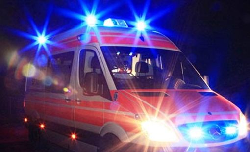 Auto si ribalta dopo l'incidente: due giovani donne ferite sull'Autolaghi