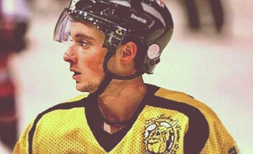 Papà Maurizio Fiori ricorda il suo Marco: «Il 25 agosto mi alzo sempre alle 7.12... Sua figlia Rebecca a 8 anni pattina sul ghiaccio, ce l'ha nel dna» Papà Maurizio Fiori ricorda il suo Marco: «Il 25 agosto mi alzo sempre alle 7.12... Sua figlia Rebecca a 8 anni pattina sul ghiaccio, ce l'ha nel dna»