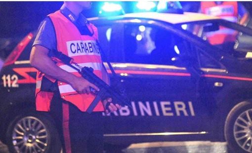 Giovane ubriaco alla guida forza il posto di controllo: denunciato Giovane ubriaco alla guida forza il posto di controllo: denunciato