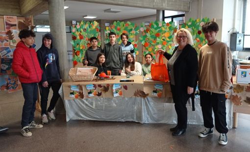 Gli alunni delle Pertini “bocciano il cancro” e raccolgono 2.500 euro per l’Airc