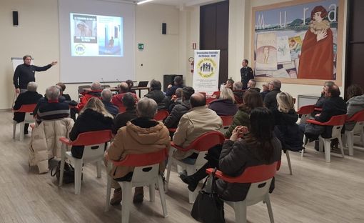 L'incontro sul Controllo del Vicinato che si è svolto martedì a Gavirate L'incontro sul Controllo del Vicinato che si è svolto martedì a Gavirate