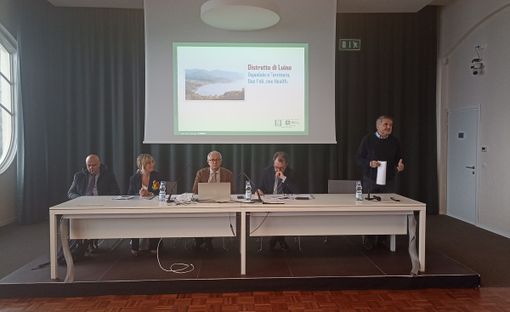 L'assemblea dei sindaci di Distretto di Luino si confronta con Asst sul futuro della sanità nell'Alto Varesotto: «Potenziare l'attività chirurgica e ambulatoriale»