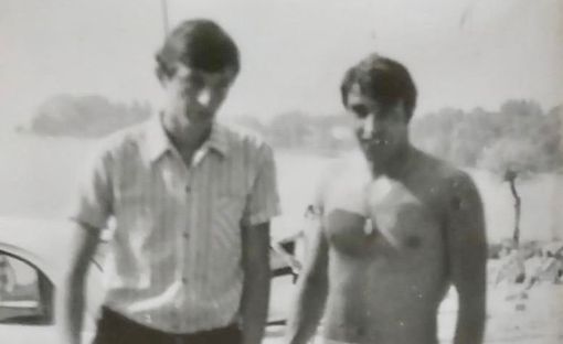 Un giovanissimo Silvio Papini con Pietro Anastasi alla spiaggia di Reno di Leggiuno dopo la metà degli anni Sessanta Un giovanissimo Silvio Papini con Pietro Anastasi alla spiaggia di Reno di Leggiuno dopo la metà degli anni Sessanta
