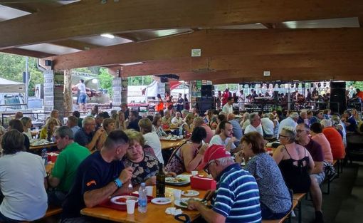 A SPASSO NEL WEEKEND. La festa nel bosco e quella alpina, lo street food, la sagra della birra e dei pescatori, i mondiali di motoscafi elettrici: estate da vivere tra laghi e colline