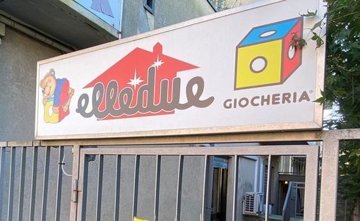 Se la vita è anche un gioco, per tanti è iniziato qui. L'annuncio della chiusura dell'Elledue colpisce i varesini