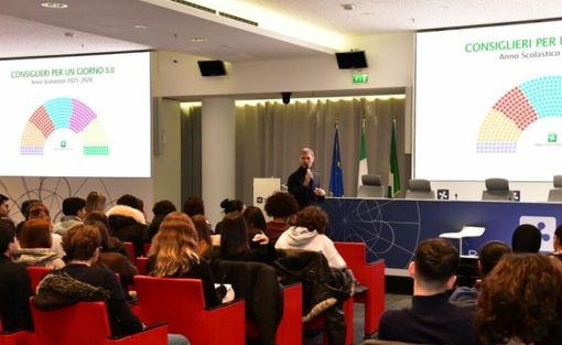 "Consiglieri per un giorno 5.0": al via il progetto regionale di educazione civica. Coinvolte due scuole del Varesotto