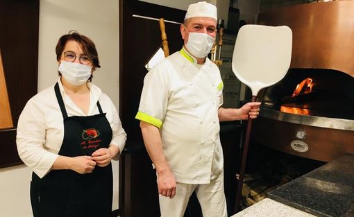 Patrizia e Luca, sempre insieme nel loro ristorante ad attendere i tanti clienti... amici