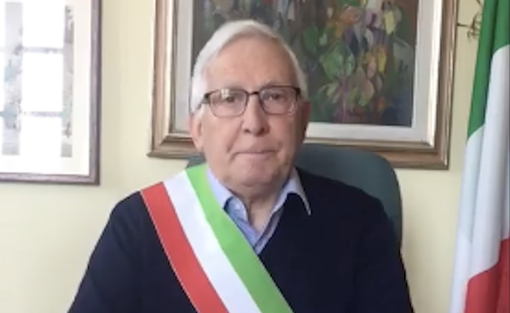 Laveno Mombello dichiara guerra agli incivili: stop ai bivacchi e chiusure anticipate dei locali pubblici Laveno Mombello dichiara guerra agli incivili: stop ai bivacchi e chiusure anticipate dei locali pubblici