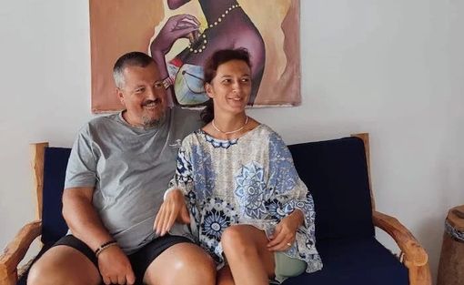 Simone Riva Berni con la sua compagna (foto da Luinonotizie.it)