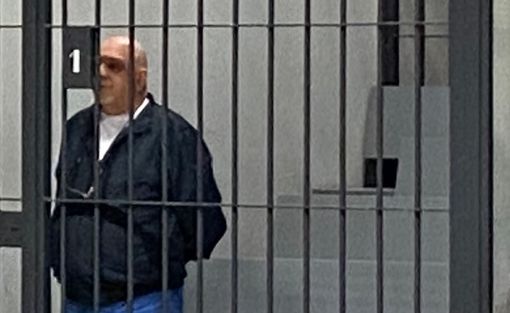 Sergio Domenichini in aula (foto tratta da Luinonotizie.it)