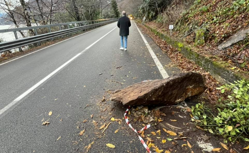 Auto contro masso, incidente sulla Statale 394 Auto contro masso, incidente sulla Statale 394