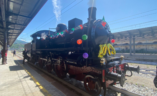 Buon compleanno alla centenaria "Signorina", la storica locomotiva a vapore di Luino (foto tratte da Luinonotizie.it)