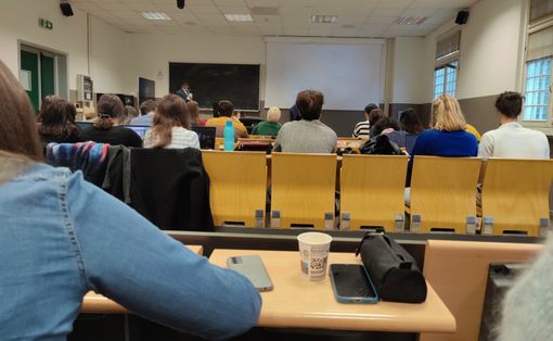 Studenti dell'Insubria a lezione Studenti dell'Insubria a lezione