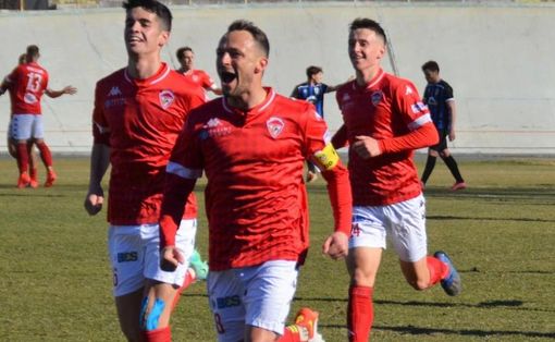 Un bellissimo pezzo di stoffa in cui ci sono i nostri colori e l'anima pura del Varese