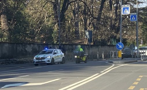 La polizia locale sul luogo dell'incidente La polizia locale sul luogo dell'incidente