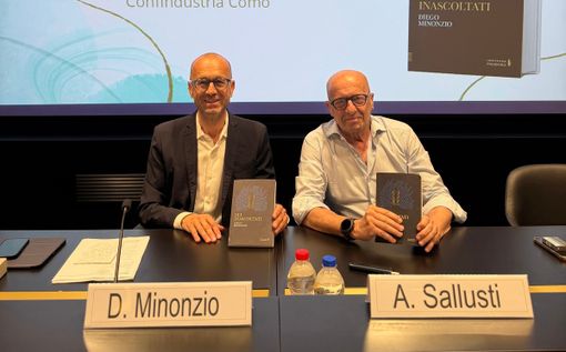 Diego Minonzio e Alessandro Sallusti alla presentazione nella sede di Confindustria Como - foto per cortesia di Antonella Corengia Diego Minonzio e Alessandro Sallusti alla presentazione nella sede di Confindustria Como - foto per cortesia di Antonella Corengia