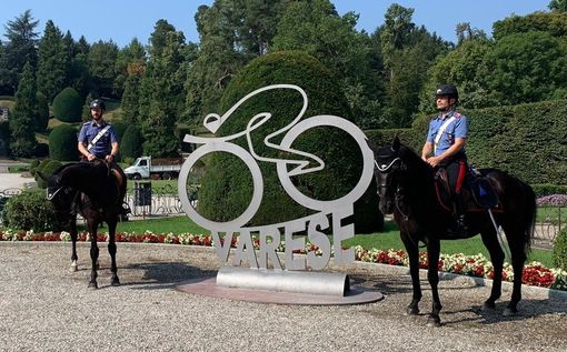 FOTO. Ai Giardini Estensi partono i pattugliamenti dei carabinieri a cavallo