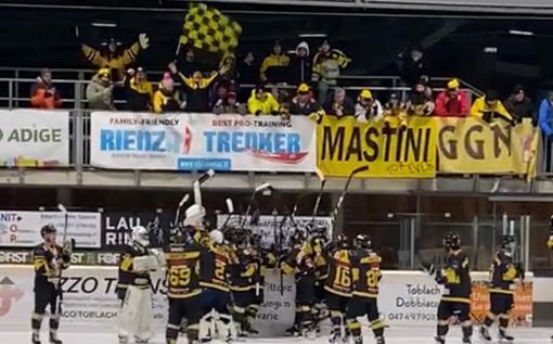 La festa finale con i tifosi a Dobbiaco La festa finale con i tifosi a Dobbiaco