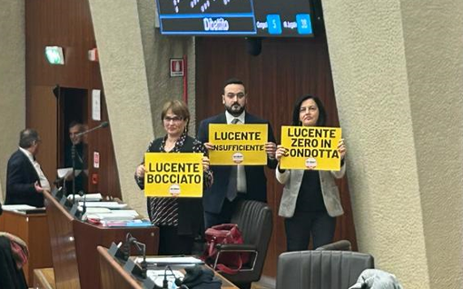 Scontro in Regione su Trenord, l’assessore Lucente: «Puntualità aumentata rispetto al pre-pandemia». Opposizione all’attacco